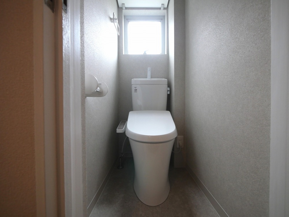 大阪市中央区玉造２丁目の賃貸マンションのトイレ