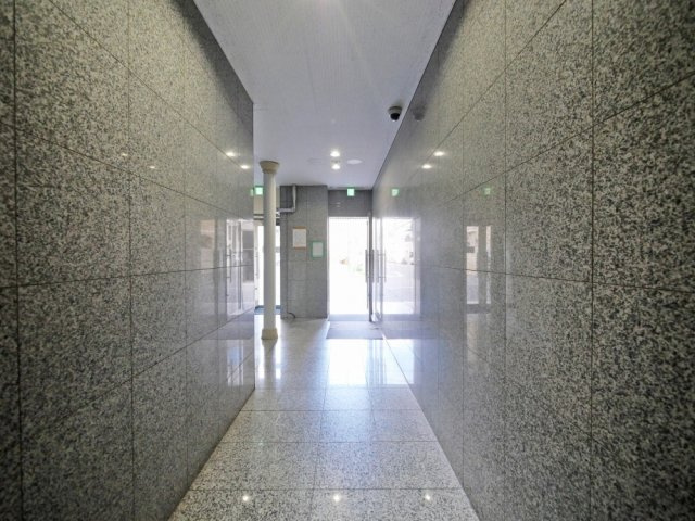 大阪市中央区玉造２丁目の賃貸マンションのロビー