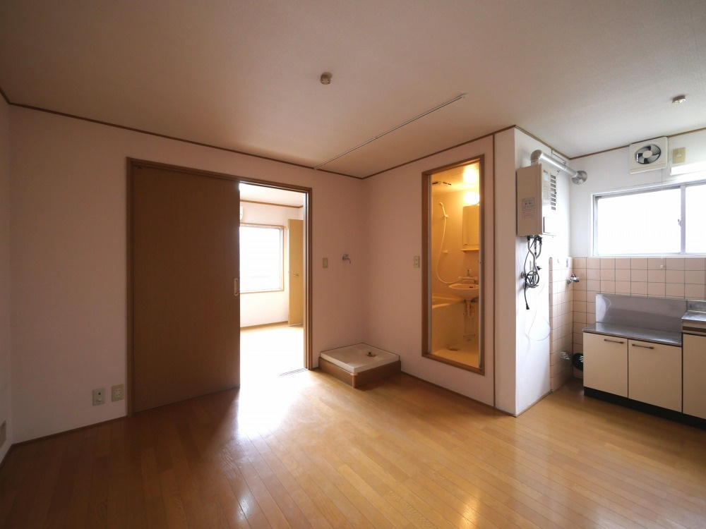 大阪市中央区玉造２丁目の賃貸マンションの居間・リビング