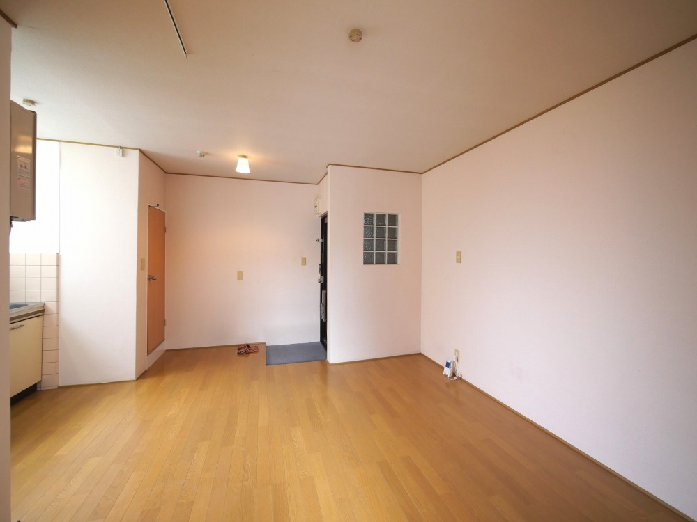 大阪市中央区玉造２丁目の賃貸マンションの居間・リビング