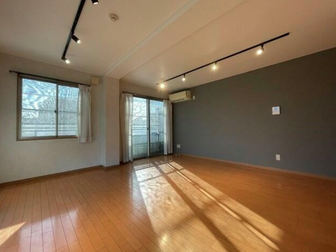 パルティール昭島の居間・リビング