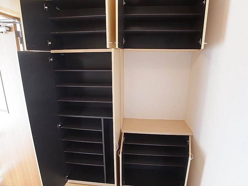 ラプロヴァンスの玄関|シューズボックスたくさん入ります