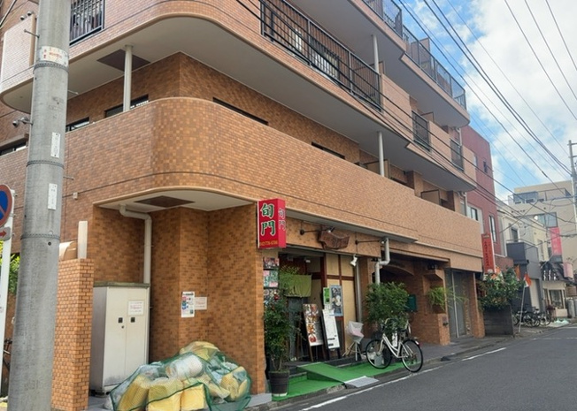 【外観】 | ライオンズマンション相模原中央 | 外観はマンション管理がされているかの目安になります。築年数が古いと、壁面は劣化してひび割れが生じることも！建物が古びていても細かいところが修繕されていると、きちんと管理されているなぁと感じるでしょう。