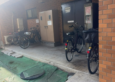 【駐車場】 | ライオンズマンション相模原中央 | 車一台あたりに必要なスペースは、標準サイズの普通自動車で横幅2m50cm、長さ5mは必要になります。ただし、乗降のことも考慮して横幅3m30cm、長さ5m50cmほどは確保できるところを選びましょう。