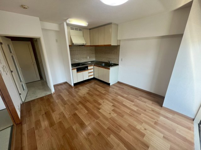 松戸市根本の賃貸マンションの居間・リビング