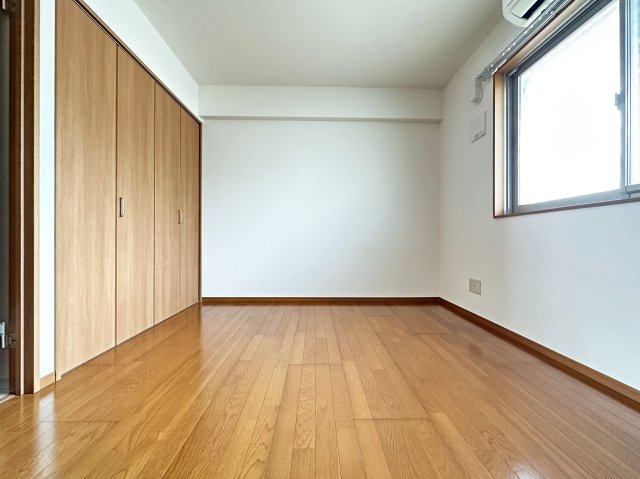 アルベールSEIの洋室