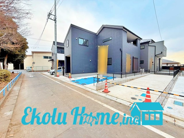 羽村市小作台第７　全６棟　4号棟の前面道路含む現地写真