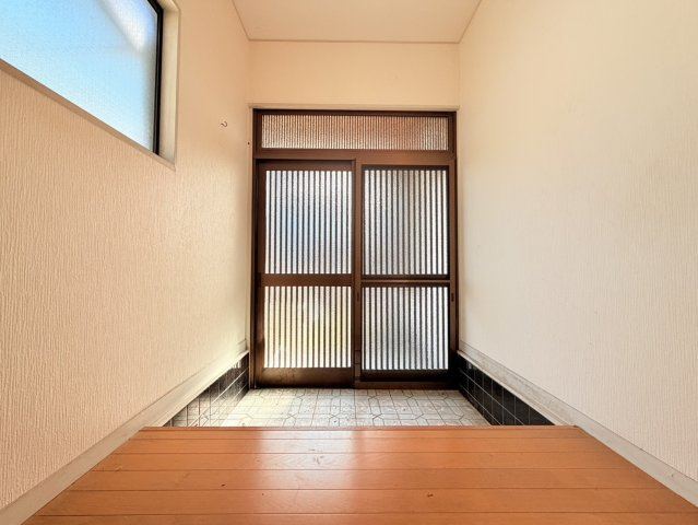 日立市川尻町中古住宅の玄関