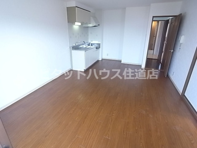 【居間・リビング】 | アヴィタンテ加納Ｂ棟