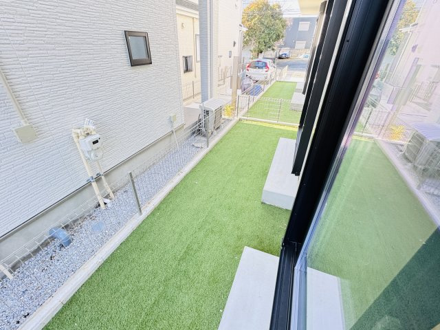 葛飾区東水元５丁目新築戸建【東水元小学校：5分】の庭|南側隣地境界スペース