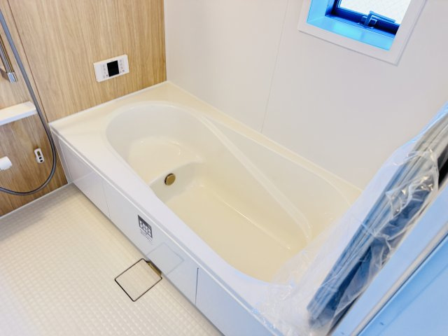 葛飾区東水元５丁目新築戸建【東水元小学校：5分】の浴室|足を伸ばせる広々浴槽で毎日リラックス♪