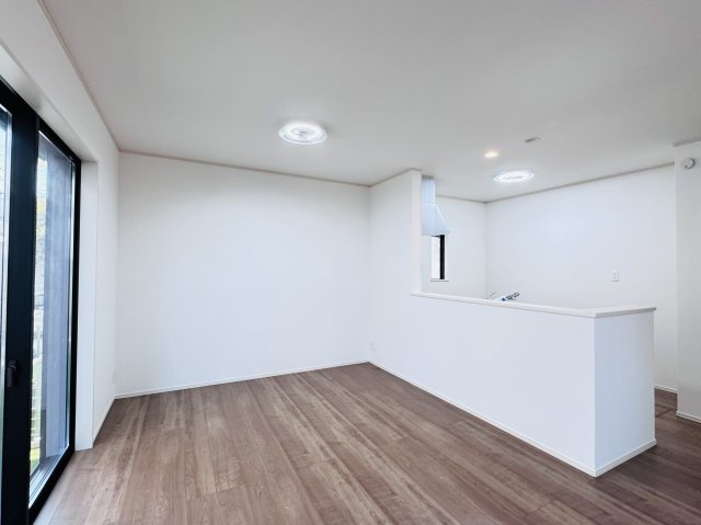 葛飾区東水元５丁目新築戸建【東水元小学校：5分】の居間・リビング|16.37帖リビングダイニングキッチン