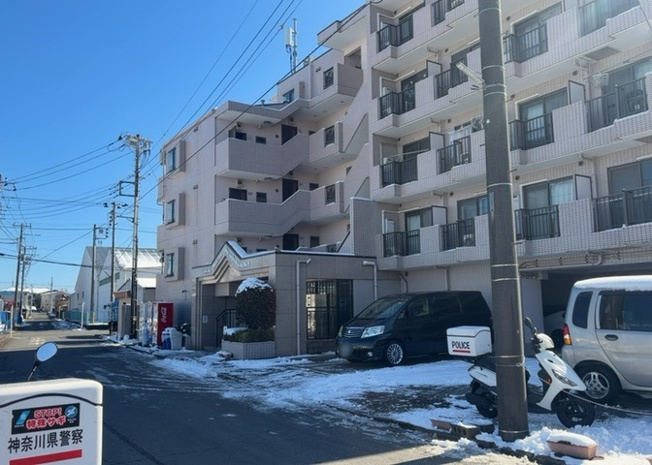 【外観】 | ライオンズマンション南橋本第２ | 外観はマンション管理がされているかの目安になります。築年数が古いと、壁面は劣化してひび割れが生じることも！建物が古びていても細かいところが修繕されていると、きちんと管理されているなぁと感じるでしょう。