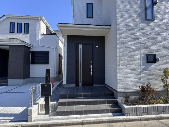 葛飾区東水元５丁目新築戸建【東水元小学校：5分】のエントランス|エントランス・玄関ポーチ