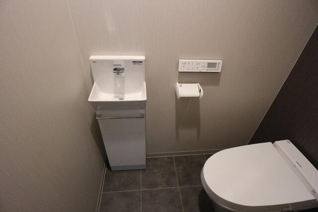 ロイヤルガーデンはりまや町のトイレ| 