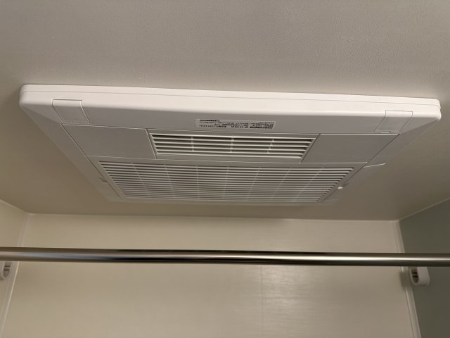 稲城市東長沼のアパートの浴室