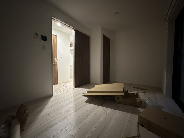 稲城市東長沼のアパートのロビー