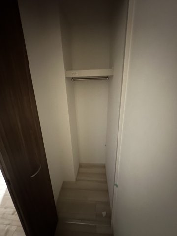 稲城市東長沼のアパートの収納