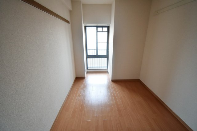 ウエストヒルズⅠの寝室|5.5帖洋室