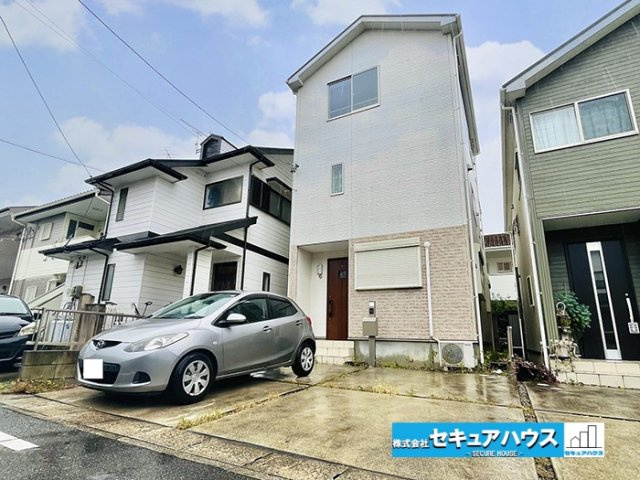 知立市八ツ田町1丁目　中古住宅の外観|【現地外観写真】
◆本日ご案内可能♪365日営業中！！
◆3階建×駐車並列2台可能！オプション工事でカーポート設置などいかがでしょうか。その他にも、フェンスなどの「オプション工事」もご提案いたします♪