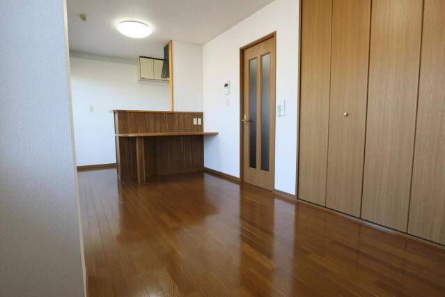 メゾンＳＥＩの居間・リビング| 