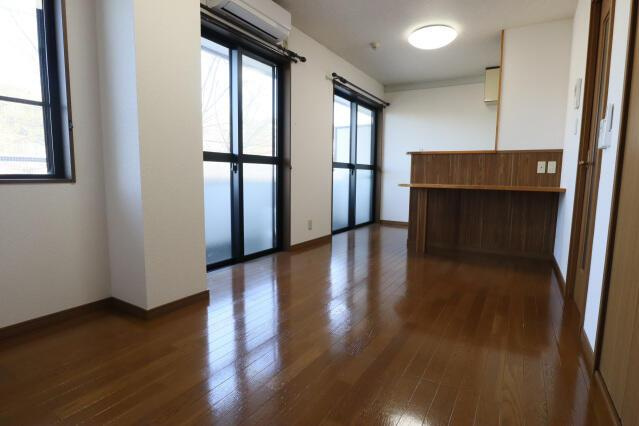 メゾンＳＥＩの居間・リビング| 