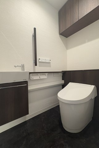 橿原市久米町の賃貸マンションのトイレ|温水洗浄暖房便座付きトイレ