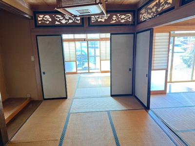 【和室】 | 佐久市平賀中古住宅２ | 西側