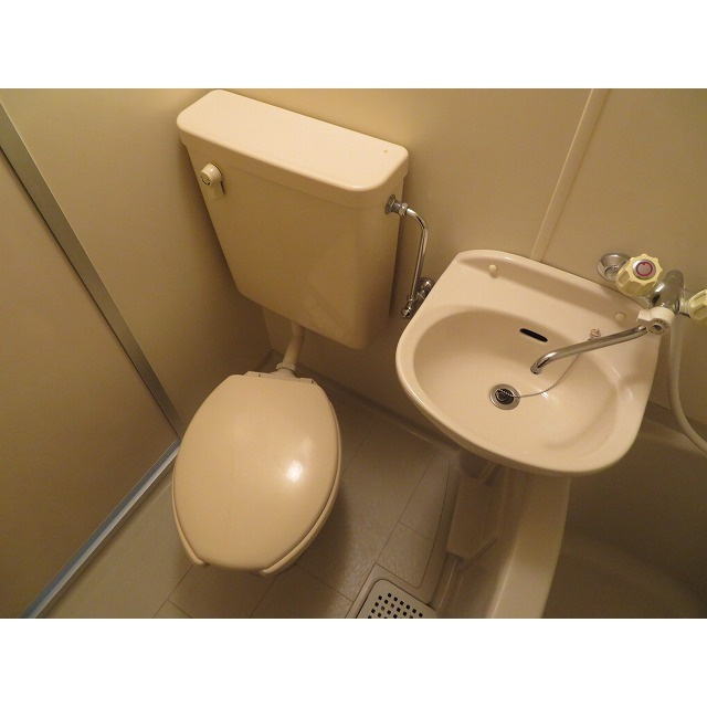 インディビレッジのトイレ|コンパクトで使いやすいトイレです