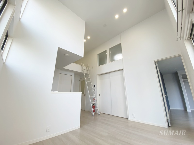 Lys blancの洋室|解放感のあるリビング☆