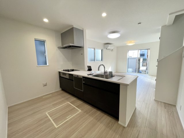 練馬区平和台3丁目　省エネ×長期優良住宅　限定3棟のキッチン|2号棟