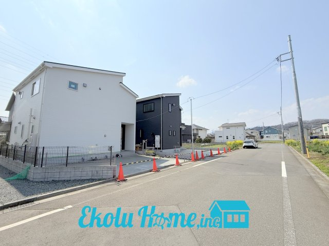 あきる野伊奈 第2期（24-2期） 全2棟 1号棟の前面道路含む現地写真|前面道路含む現地写真です