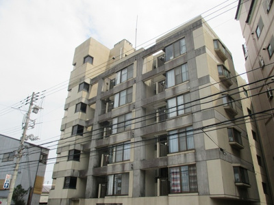 【外観】 | 三恵上新庄ハイツ | 建物の個性を主張するシックな外観です