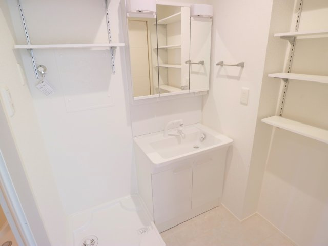 グッチ・フィールドのその他