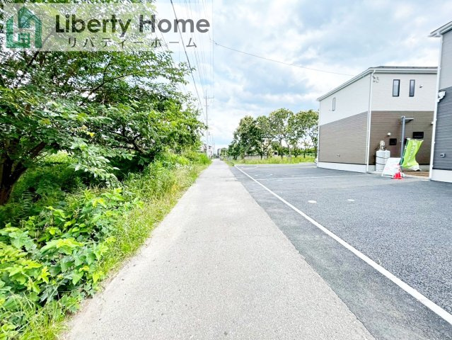 土浦市中第9　新築戸建　1号棟の前面道路含む現地写真