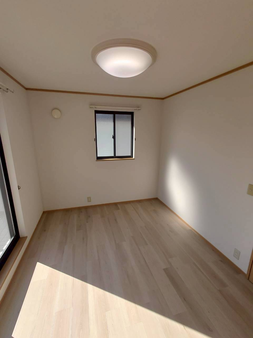 三好丘桜二丁目戸建ての居間・リビング