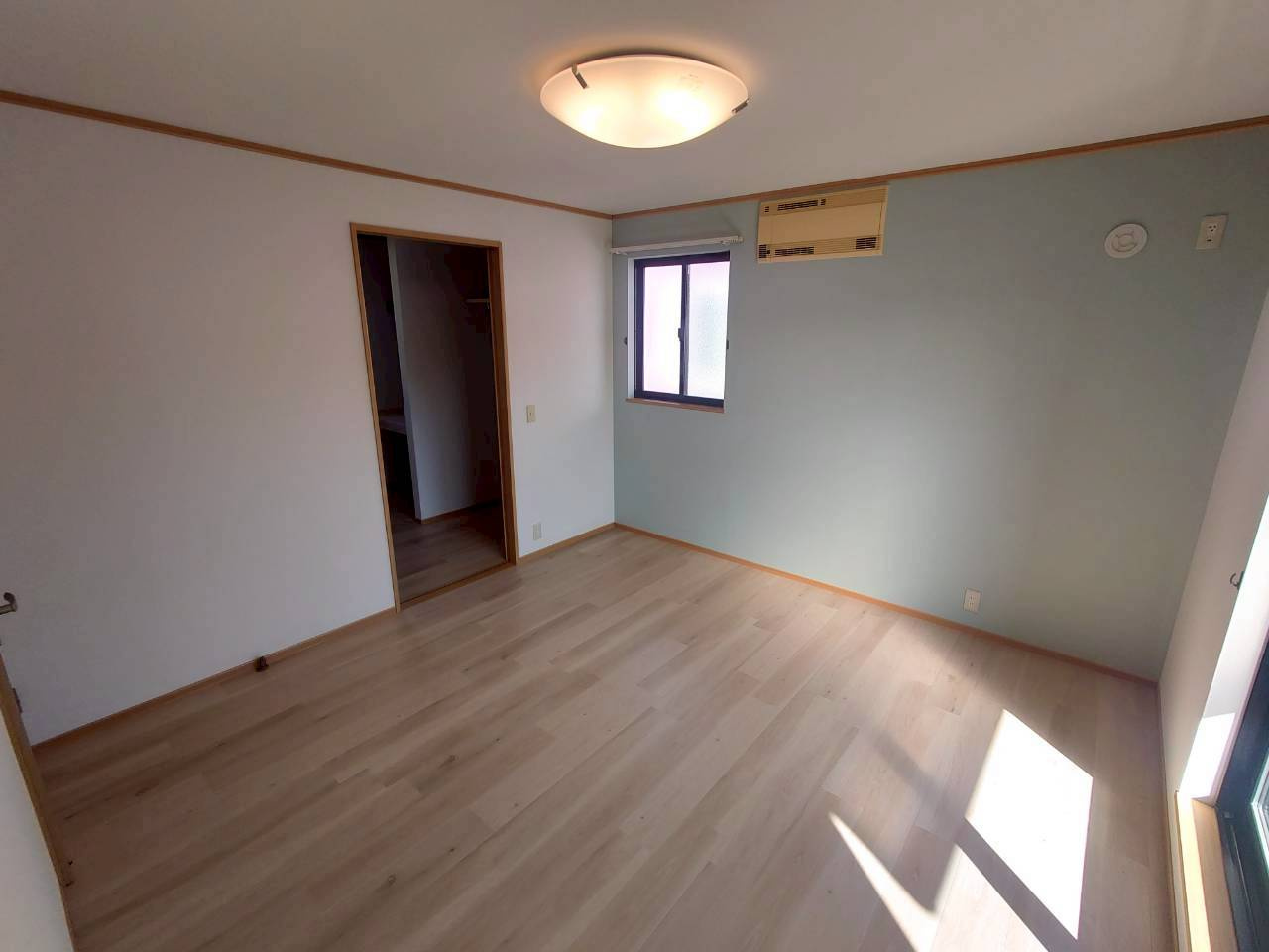 三好丘桜二丁目戸建ての居間・リビング