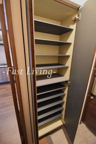 アビタシオン創の玄関