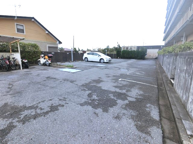 【駐車場】