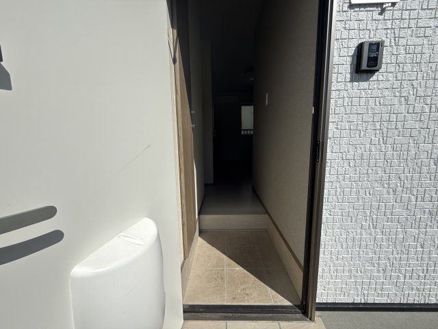 PLS　TOMINAGAの玄関