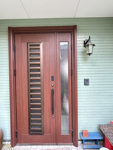 古川南１丁目　戸建　(店舗併用可)(二世帯住宅可)の玄関