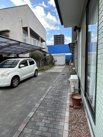 古川南１丁目　戸建　(店舗併用可)(二世帯住宅可)の駐車場