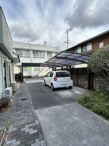 古川南１丁目　戸建　(店舗併用可)(二世帯住宅可)の駐車場