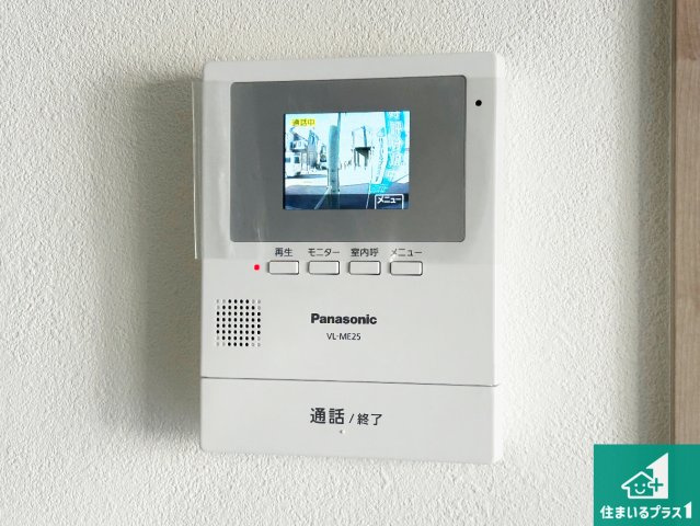 京都市伏見区久我石原町　T4期　新築一戸建ての防犯設備|カラーモニターインターホン！声だけでなく来訪者の姿や顔がモニターで確認できるので、小さなお子様がいらっしゃるご家庭でも安心できます！