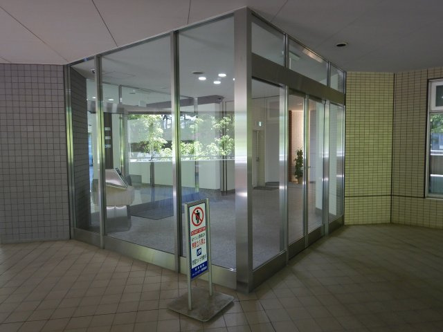 西早稲田パークタワーのエントランス