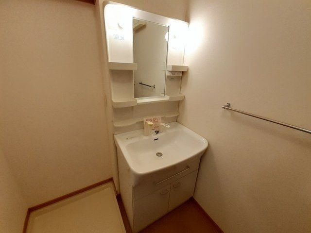 筑紫野市美しが丘南３丁目のアパートの洗面所