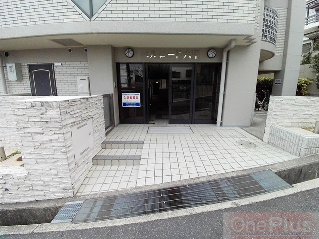 ベルロード六甲のエントランス