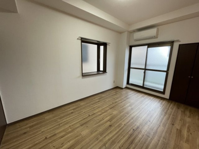 【居間・リビング】 | スタンドアップ柴島 | こちらのリビングで趣味の時間をお楽しみください