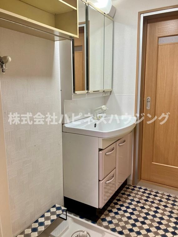 柏グリーンハイツG棟の独立洗面台