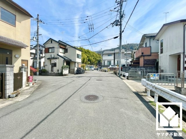 伏見区日野西大道町　1区画の前面道路含む現地写真